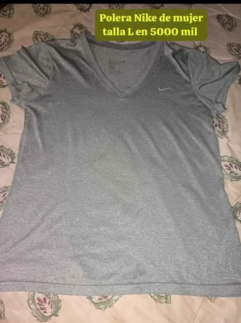 Polera Nike gris de mujer talla L - 1
