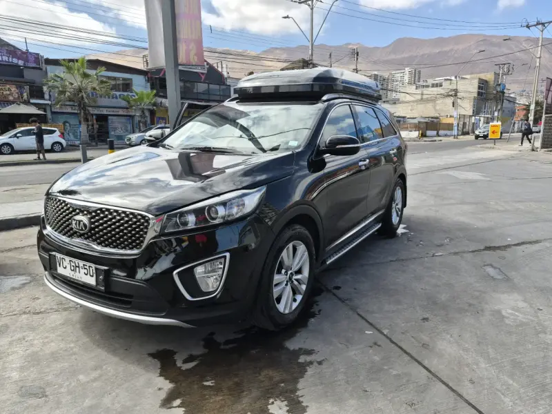 Kia Sorento SUV con portaequipaje - 1
