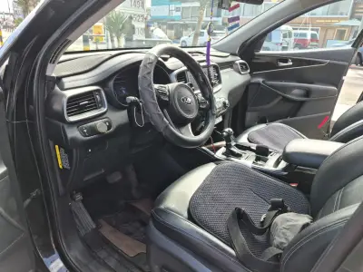 Kia Sorento SUV con portaequipaje - miniatura 4