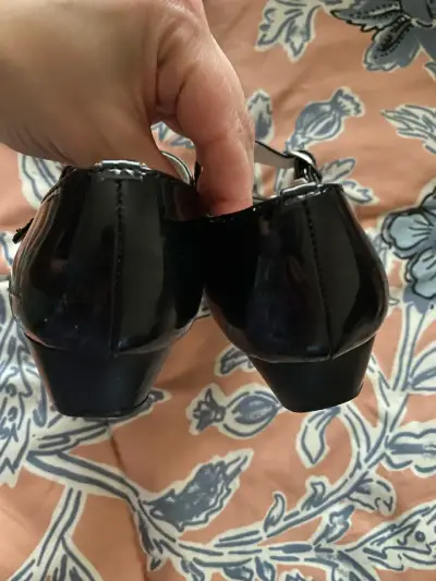 Zapatos de charol negros para niña Cokase - miniatura 4