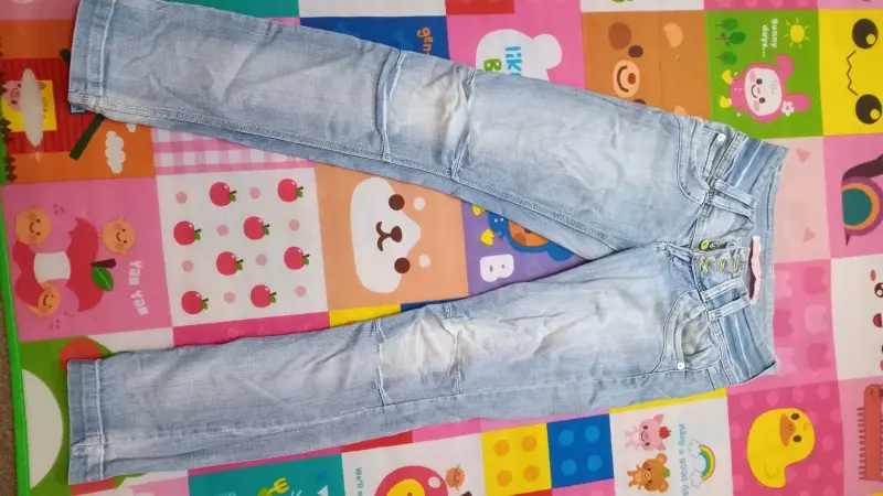 Jeans de mezclilla azul claro para mujer