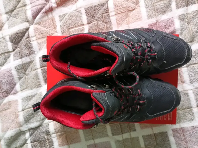 Zapatillas de trekking negras y rojas para hombre - 2