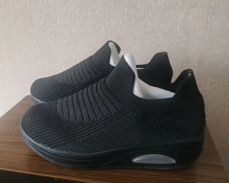 Zapatillas deportivas negras sin cordones