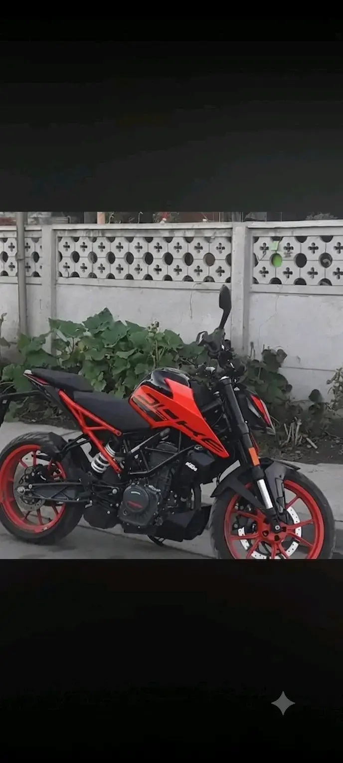 Moto deportiva KTM Duke 200 en excelente estado - 1