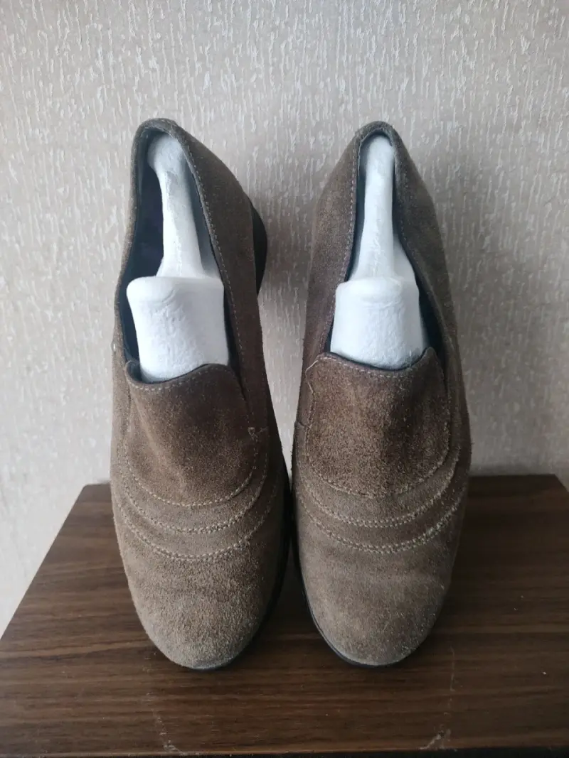 Zapatos de gamuza marrón para mujer