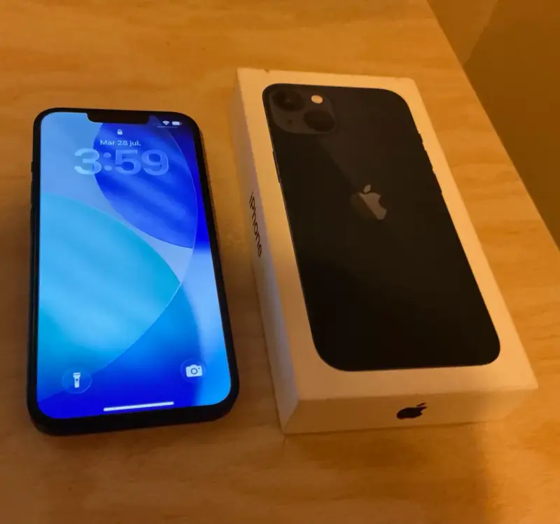 iPhone 13 en excelente estado con caja original - 1
