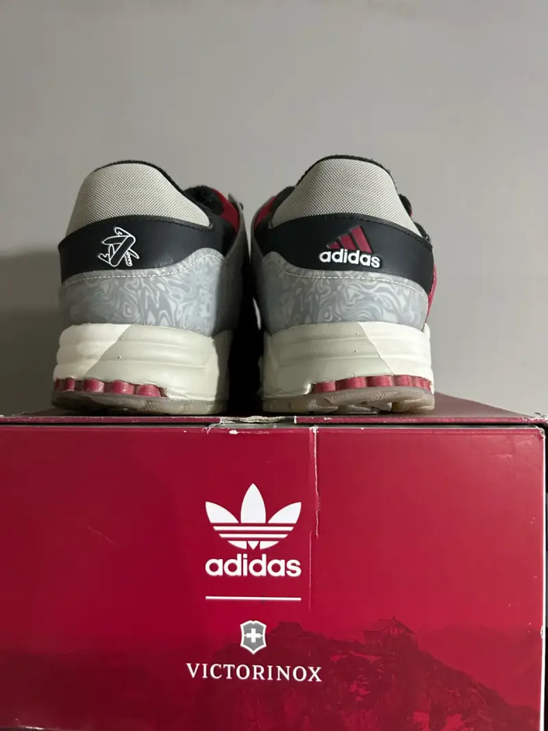 Zapatillas Adidas EQT Support 93 Victorinox rojas - 3