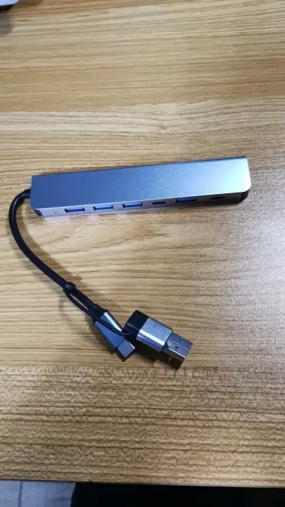Hub USB-C con múltiples puertos - miniatura 1