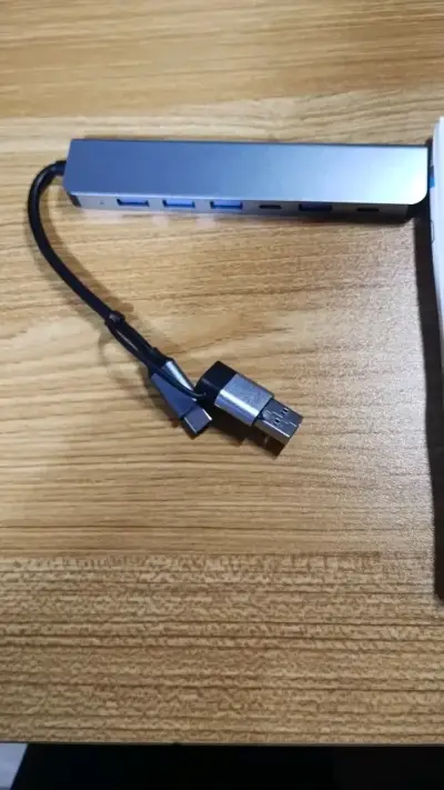 Hub USB-C con múltiples puertos - miniatura 3