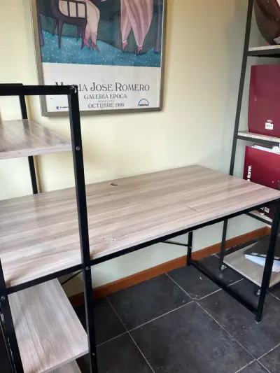 Escritorio con estantería de metal y madera - miniatura 4