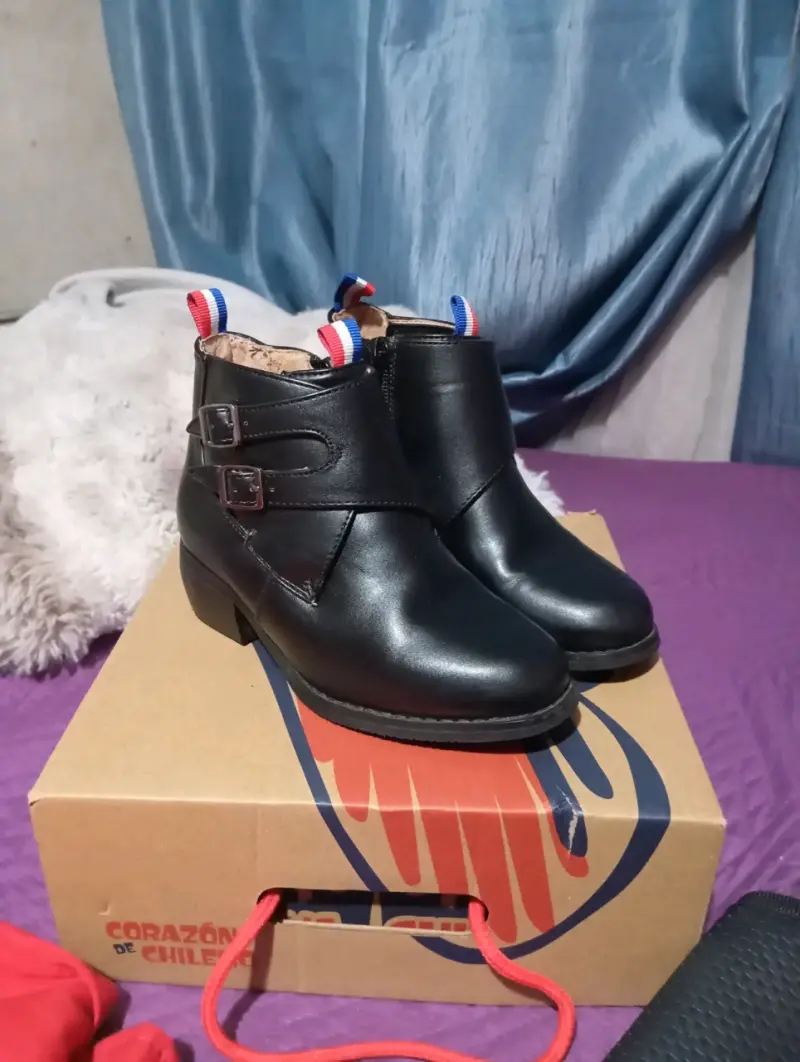 Botines cueca niño de cuero negro con hebillas