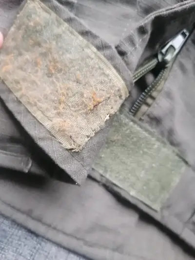 Pantalones cargo verde militar con bolsillo - miniatura 4
