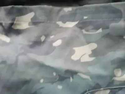 Pantalones cargo camuflados grises Shein de mujer - miniatura 3