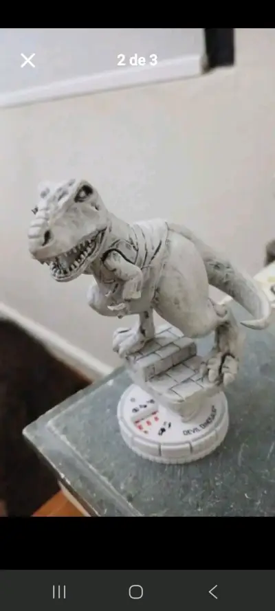 Figura de colección T-Rex en miniatura - miniatura 2