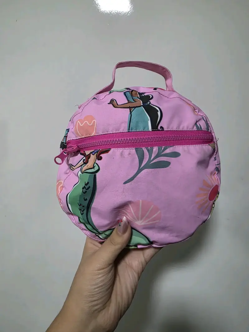 Chaqueta infantil con diseño de princesas - 4
