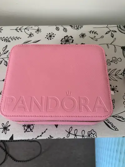 Estuche de joyas rosa Pandora con espejo - miniatura 1