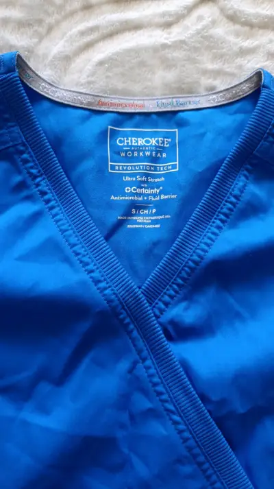 Polera clinica Cherokee nueva talla S - miniatura 3