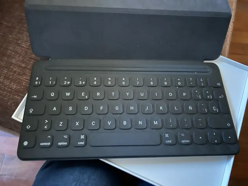 Teclado Apple Smart Keyboard 9na Gen (10,2)-ESP - 2