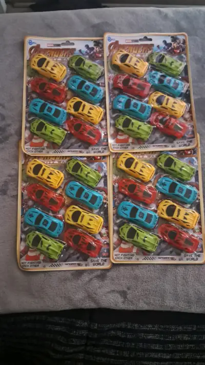 Set de autos de juguete coloridos para niños - miniatura 3
