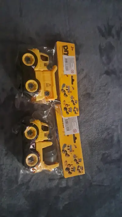 Set de autos de juguete coloridos para niños - miniatura 4