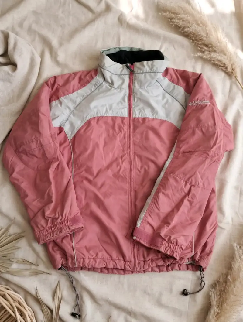 Chaqueta cortaviento Columbia rosada y gris