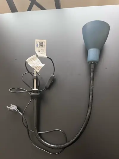 Lámpara de escritorio flexible azul con pinza - miniatura 1