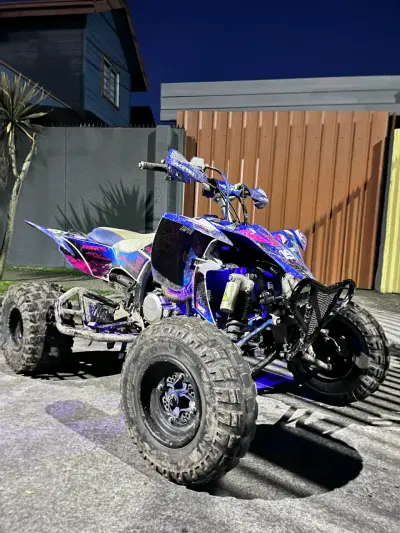 Cuatrimoto deportiva azul para todo terreno - miniatura 4