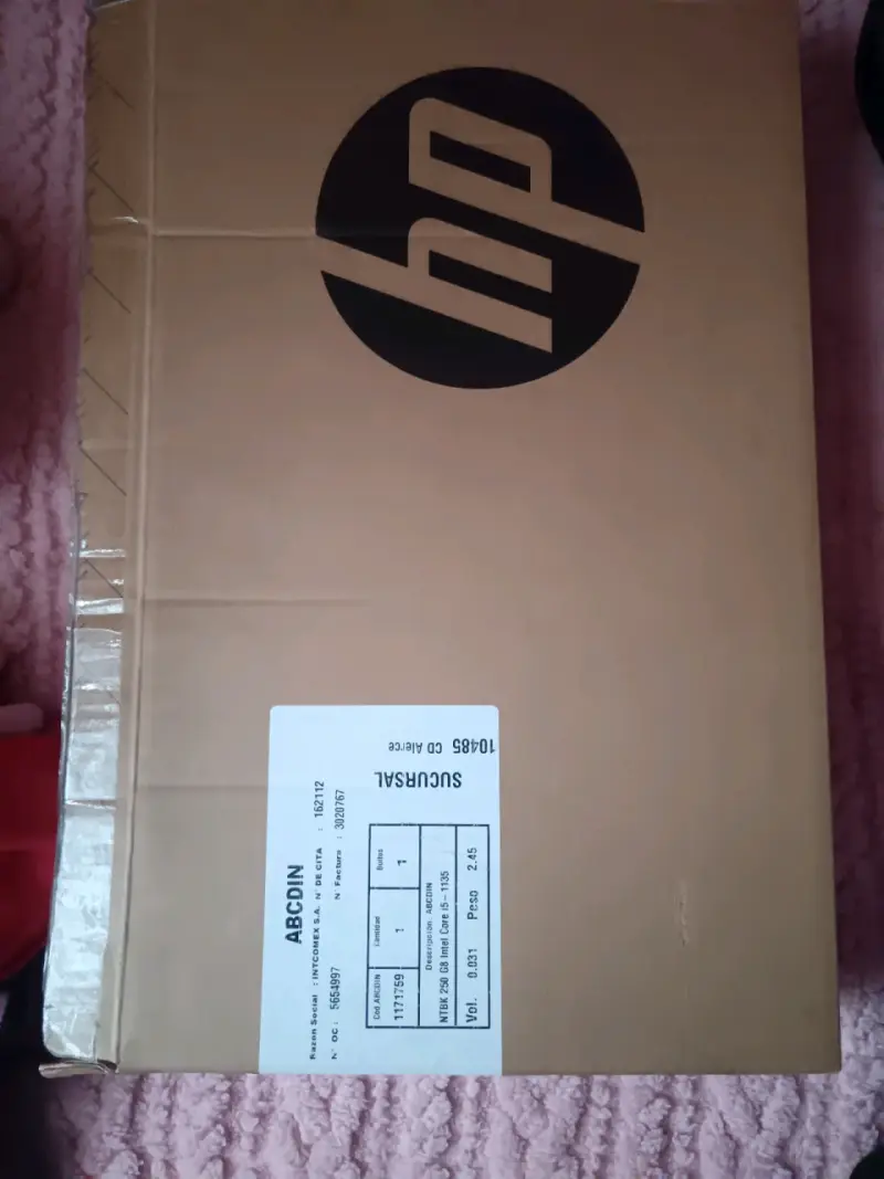 Laptop HP con Intel Core i5 en buen estado - 4
