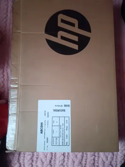 Laptop HP con Intel Core i5 en buen estado - miniatura 4
