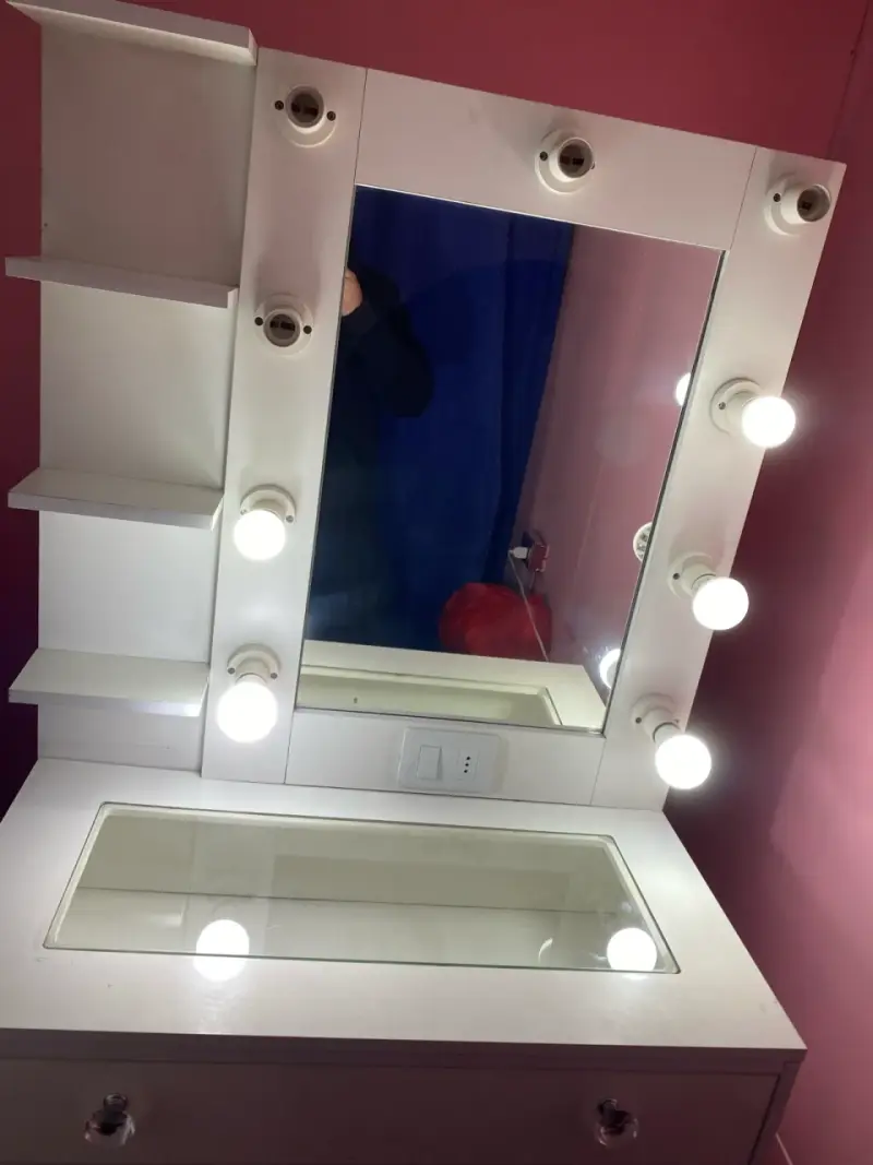 Tocador de Maquillaje con Espejo y Luces LED - 4