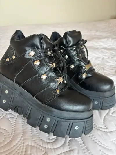Botas negras plataforma type New Rock - miniatura 2