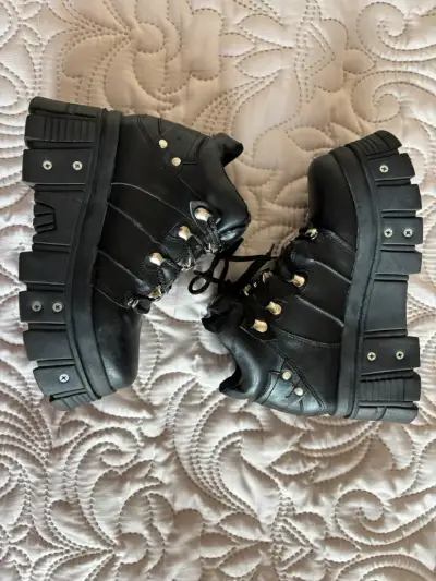 Botas negras plataforma type New Rock - miniatura 3
