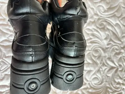 Botas negras plataforma type New Rock - miniatura 4