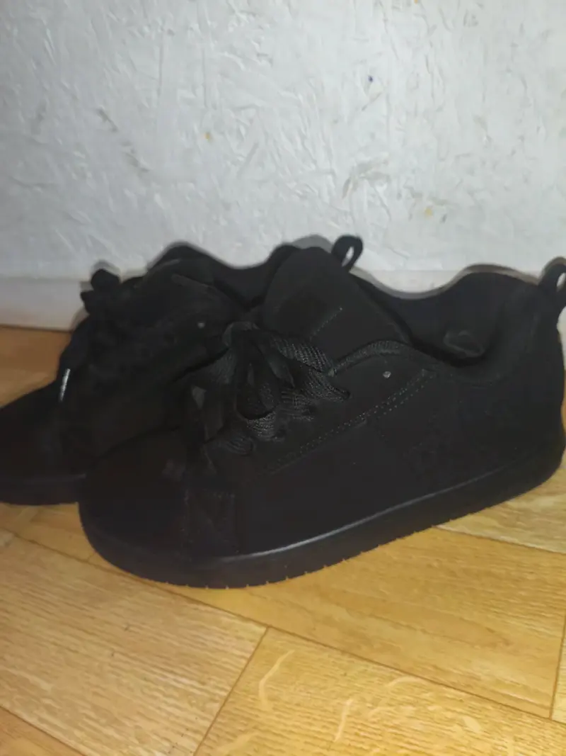 Zapatillas negras de skate DC Shoes en buen estado - 3