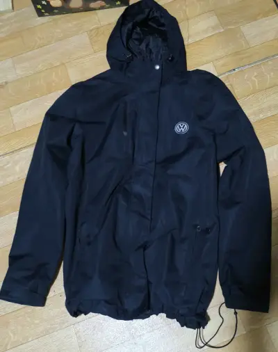Chaqueta impermeable negra Volkswagen para mujer - miniatura 1