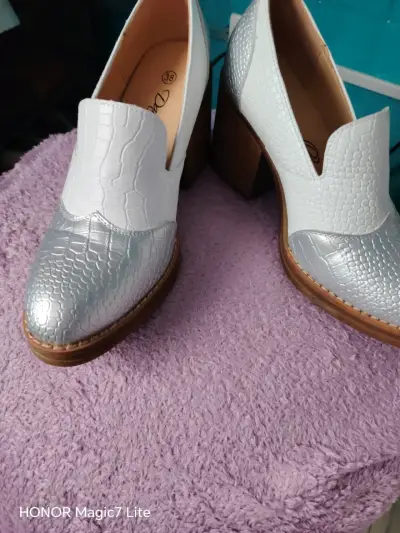 Zapatos de tacón alto bicolor texturizados - miniatura 1