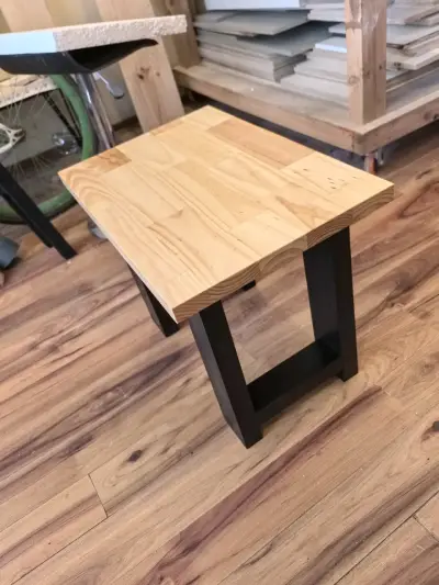 Mesa de Madera con Patas Negra - miniatura 2
