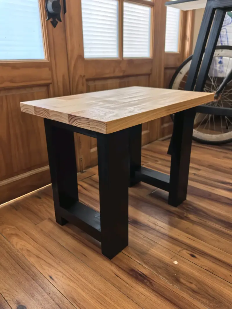 Mesa de Madera con Patas Negra - 5