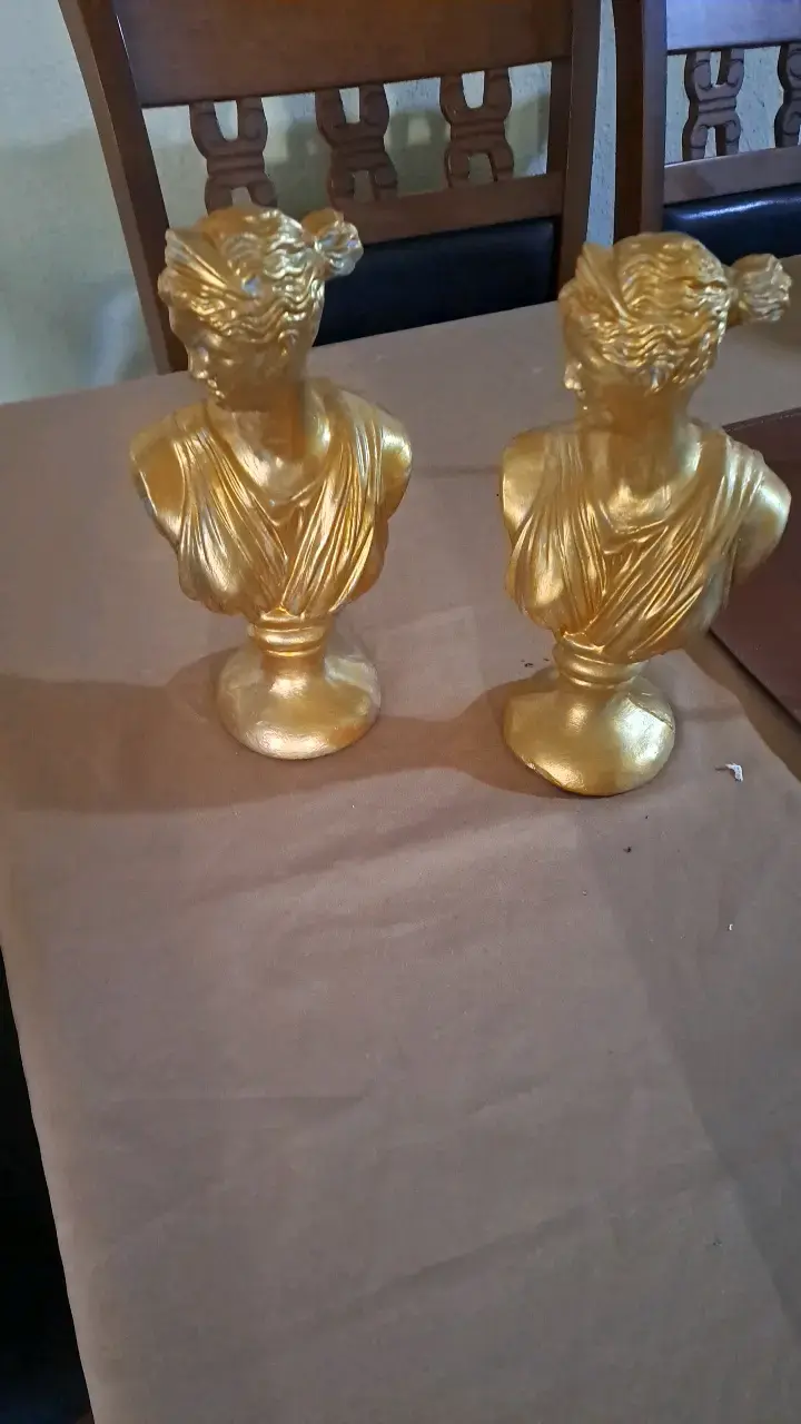 Busto decorativo dorado estilo clásico - 2