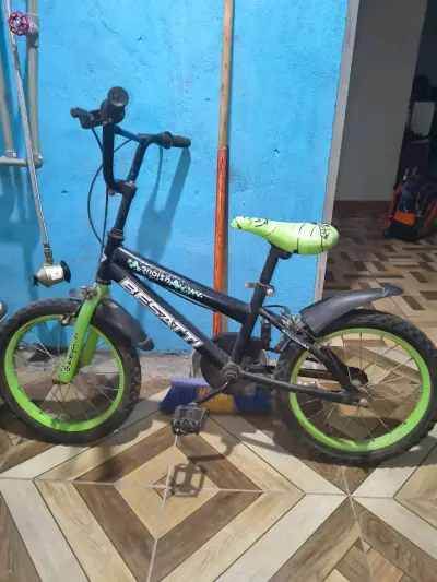 Bicicleta infantil Best verde y negra - miniatura 2