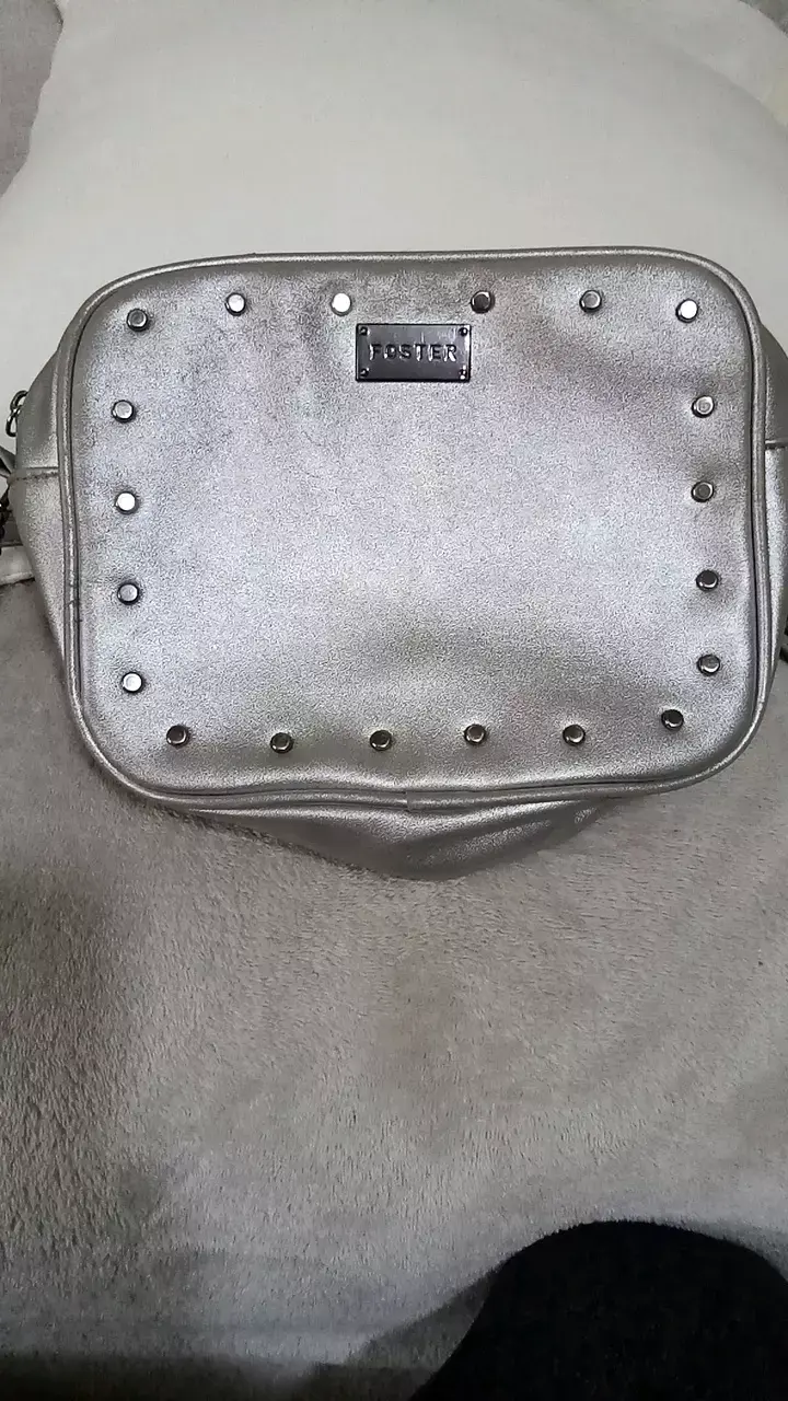 Cartera plateada con tachas Foster - 3