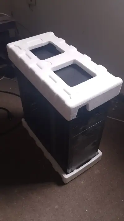 Gabinete de PC con fuente de poder 600W - miniatura 2