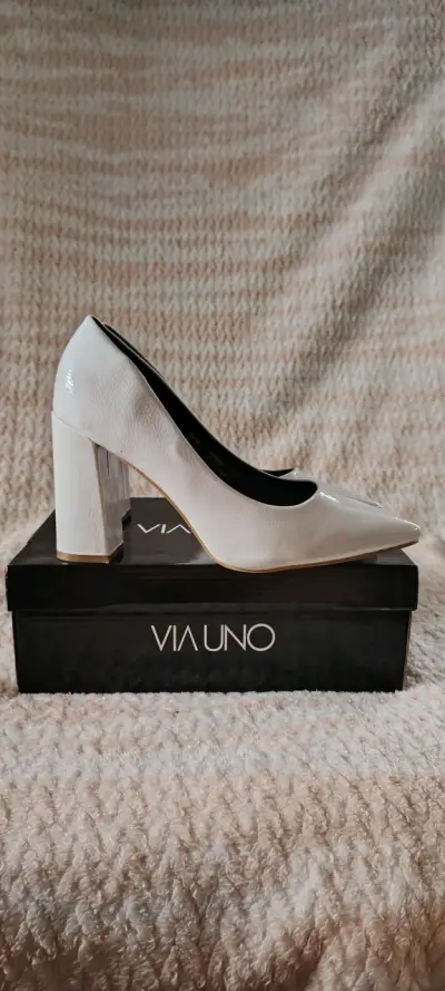 Zapatos de tacón blanco Via Uno elegantes - miniatura 2