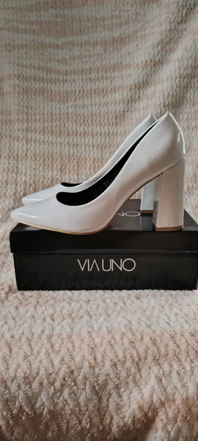 Zapatos de tacón blanco Via Uno elegantes - miniatura 3