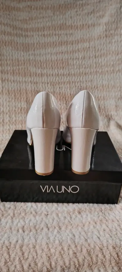 Zapatos de tacón blanco Via Uno elegantes - miniatura 4