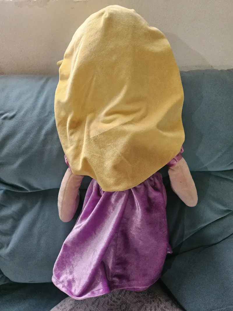 Muñeca de peluche princesa con vestido morado - 2