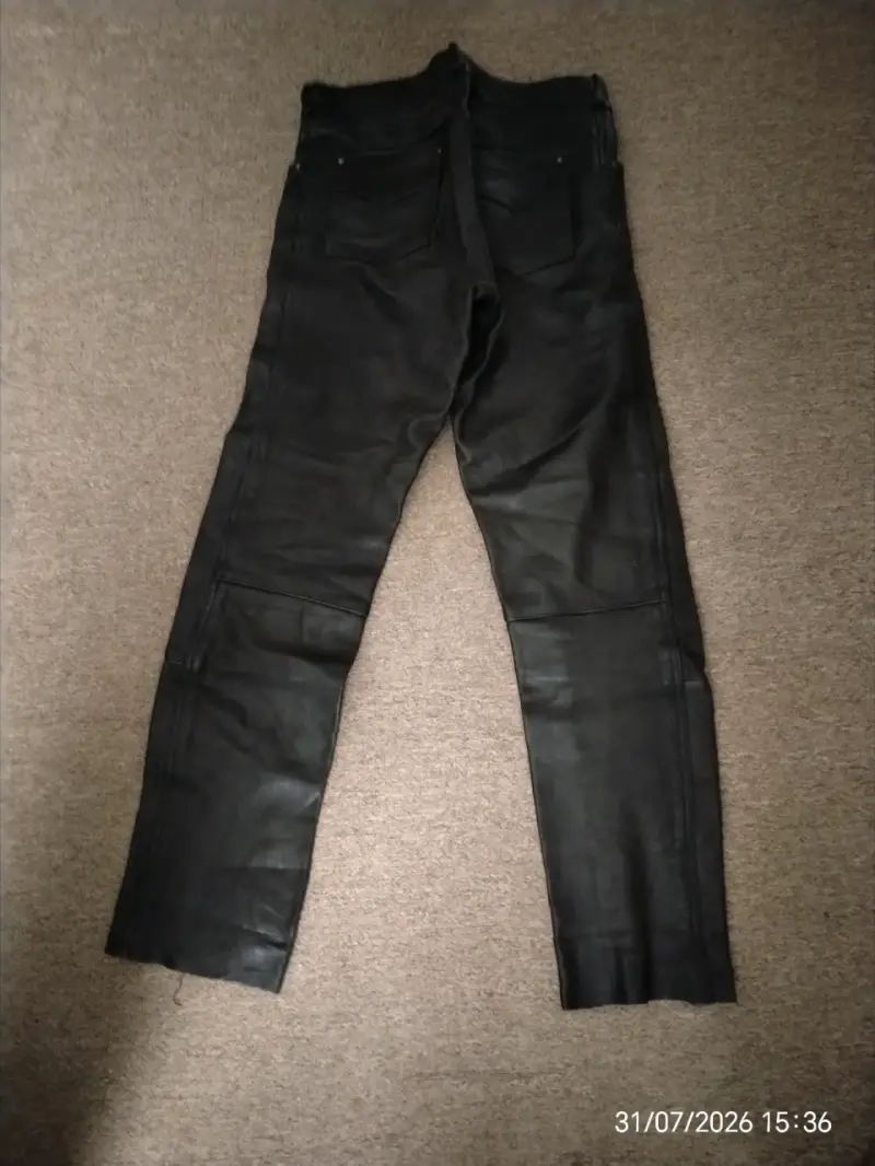 Pantalones de cuero genuino negro estilo jeans - 2
