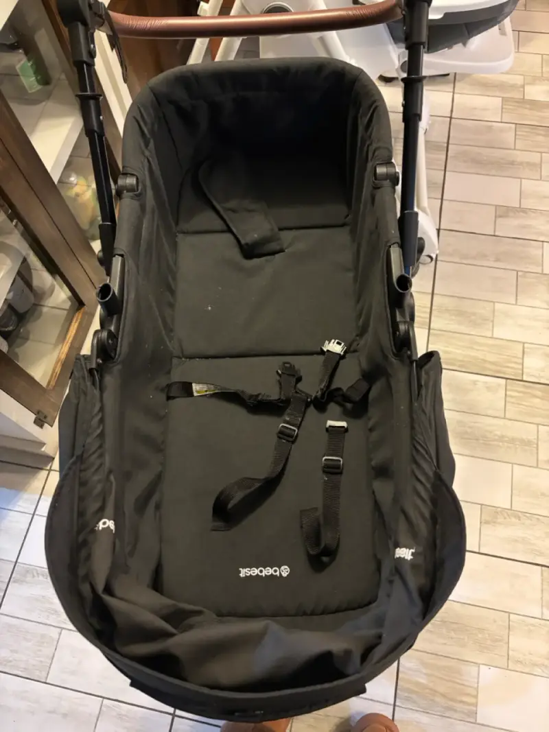 Coche de bebé Bebesit negro con asiento ajustable - 3