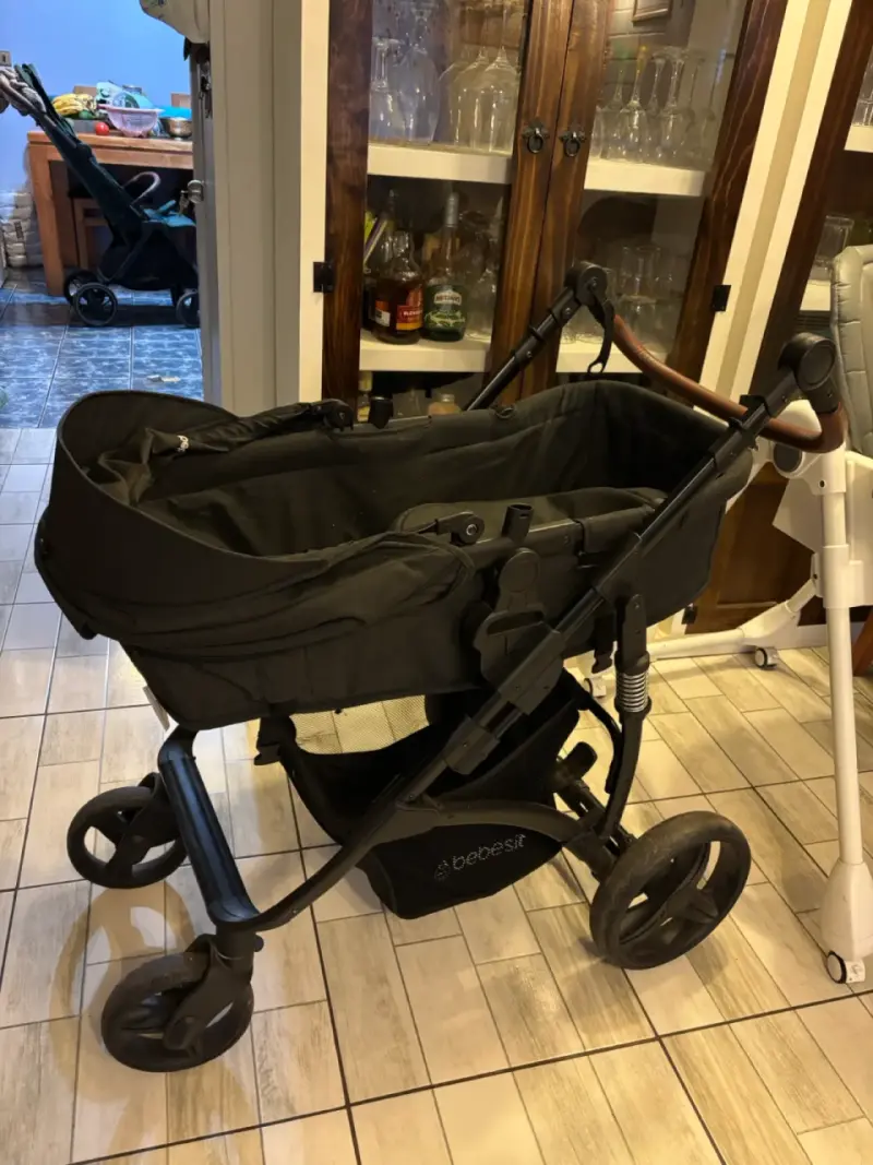 Coche de bebé Bebesit negro con asiento ajustable - 4