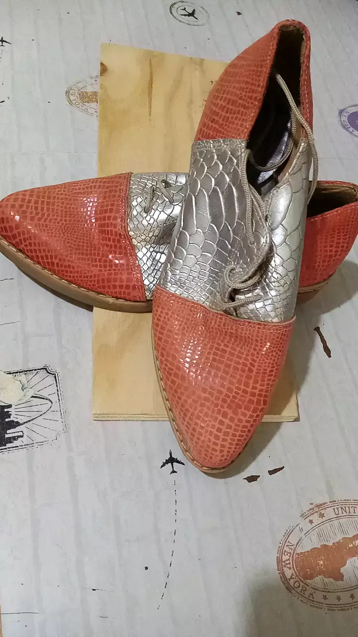 Zapatos de cuero bicolor estilo oxford - 2